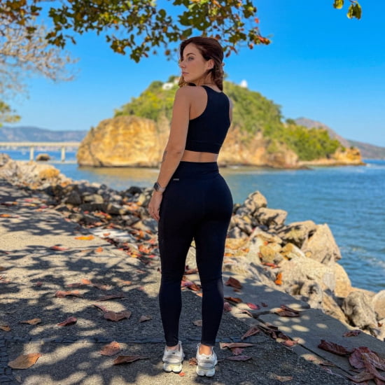 Conjunto Legging e Top Liso Premium c/ Bojo Removível