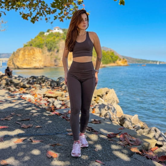  Conjunto Legging e Top Liso Premium c/ Bojo Removível 